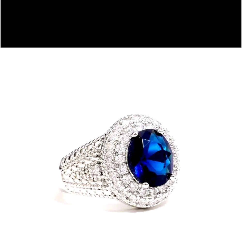 Luxury Vintage 925 Silver Plated Oval Cut Blue Gemstone Ring.